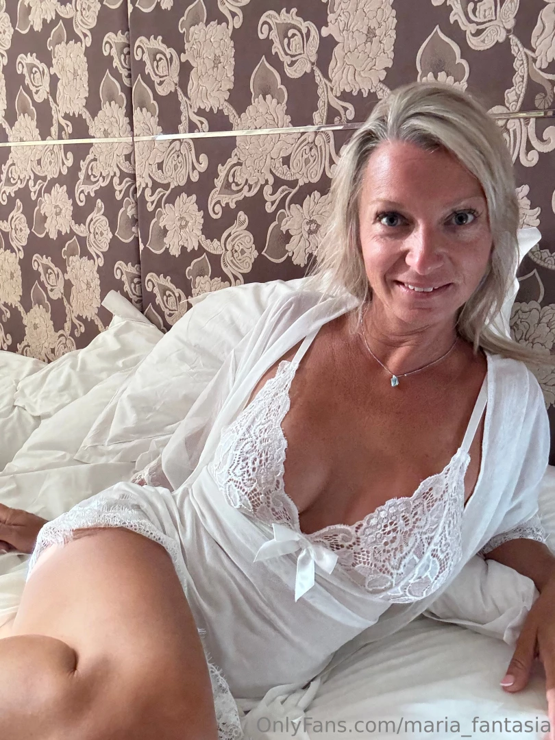 Pure white night night sleep tight 