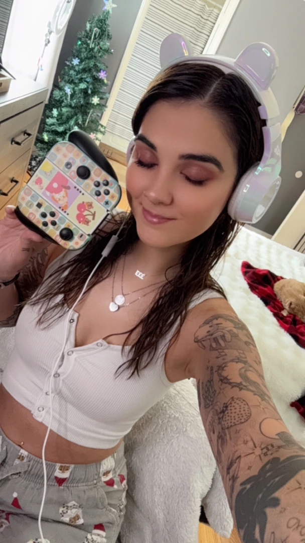 Haiii i m live now come say hai back https www twitch tv thephoqueen part 2 