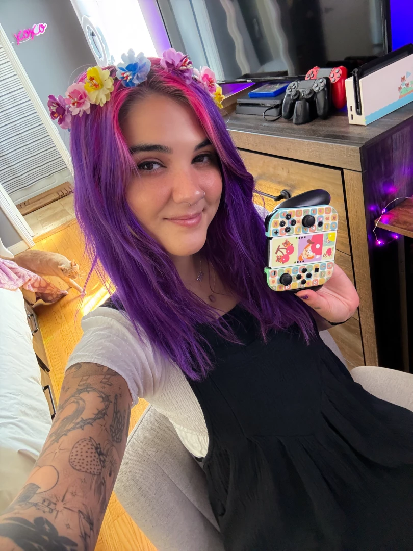 Haiii i m live now come say hai back https www twitch tv thephoqueen part 1 