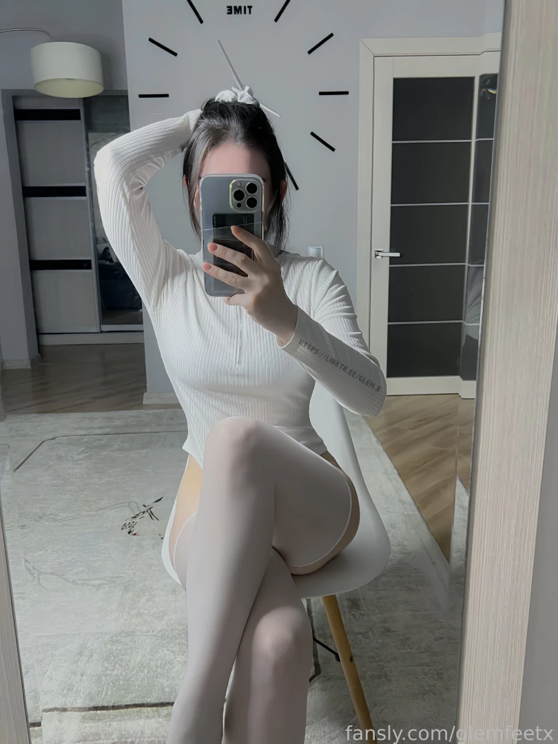 Let s listen to some music pantyhose tights asian legs stocking part 1 