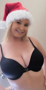 Head over to alipie1689subscribed to see all my sexy nudes my site is