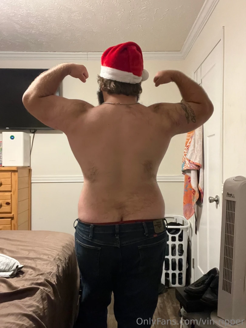 Whose feeling festive cum sit on daddy-clauses lap 