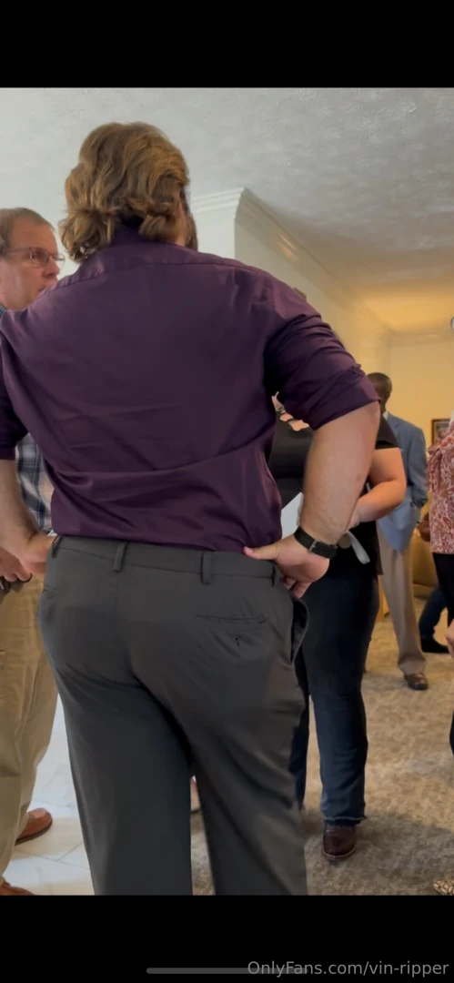 Dress pants made my ass look fantastic 