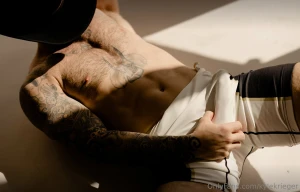 This is the kind of mood i woke up in don t think it s going anywhere