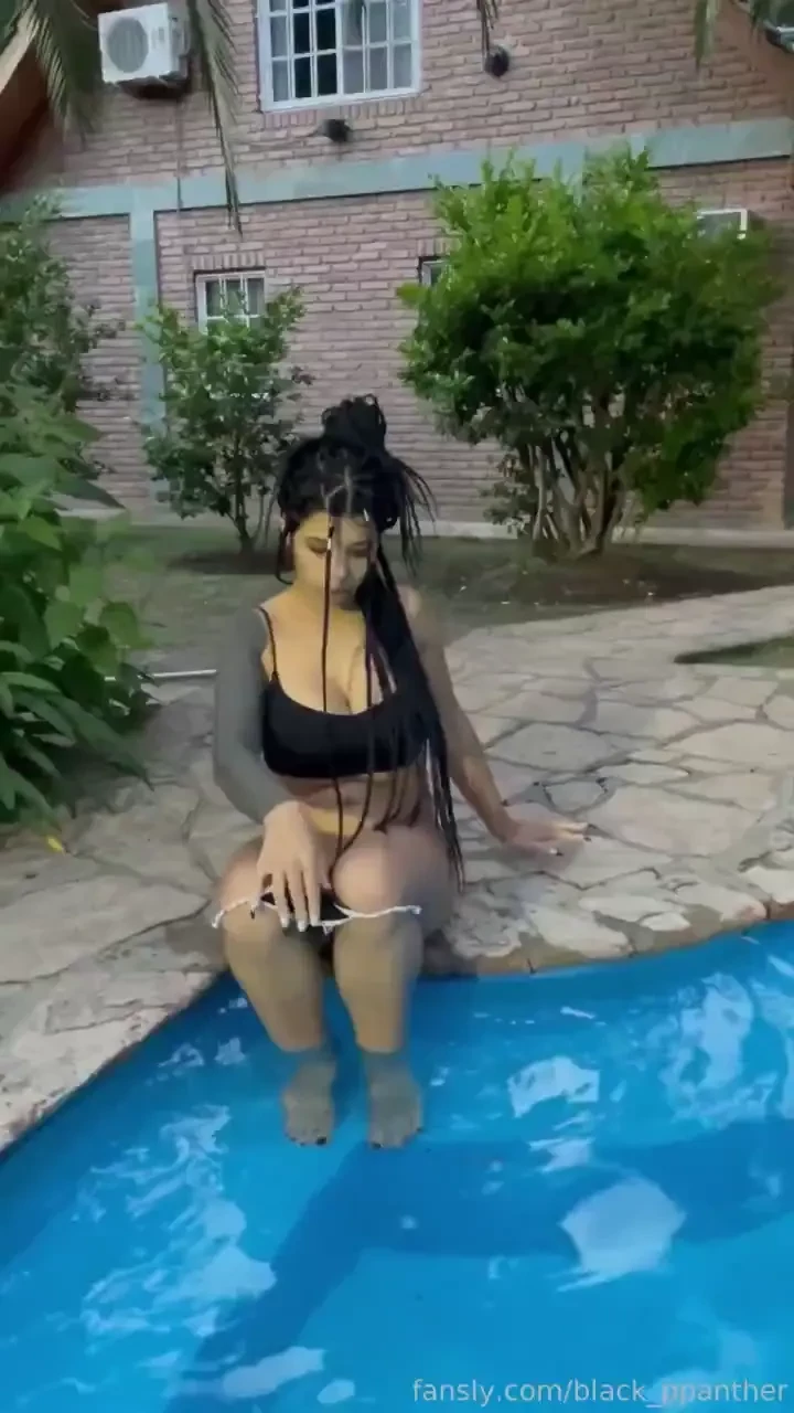 I invite you to my pool piss peeing pissing wet wetting watersports 