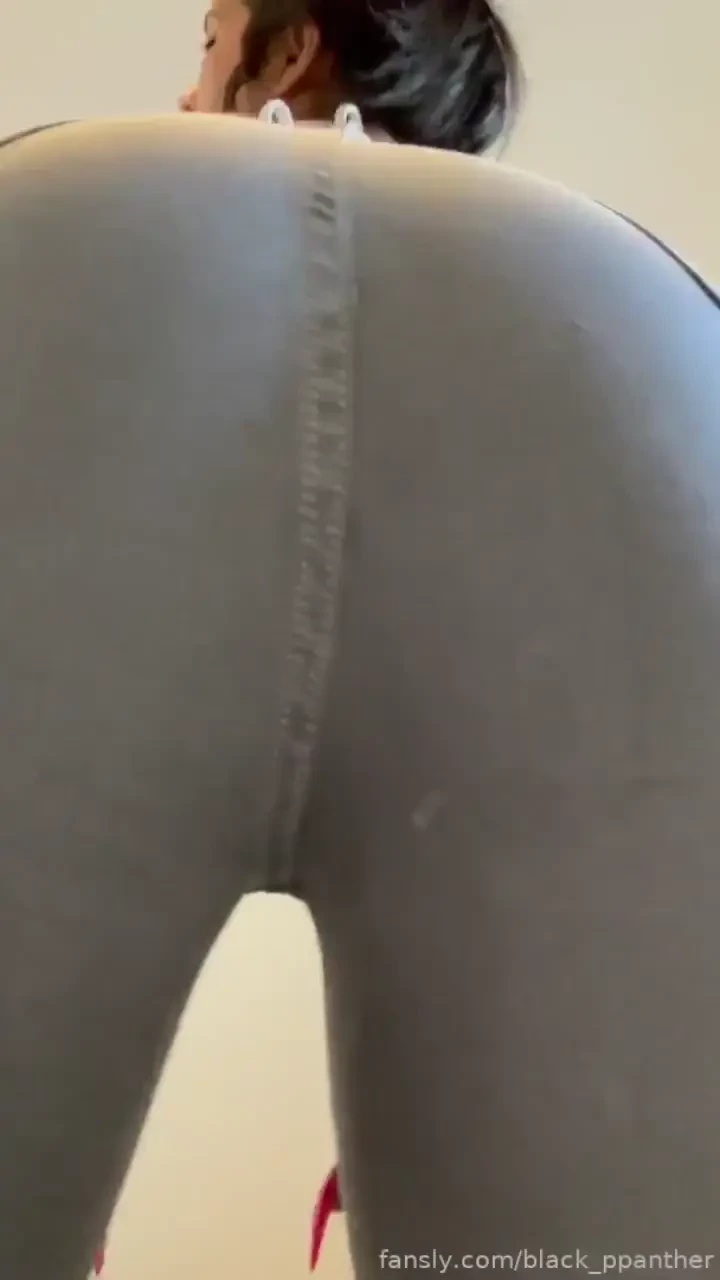 Dancing and wetting my jeans at the same time do you like it pee piss 