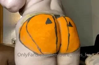 Happy spooky season do you like my pumpkin 