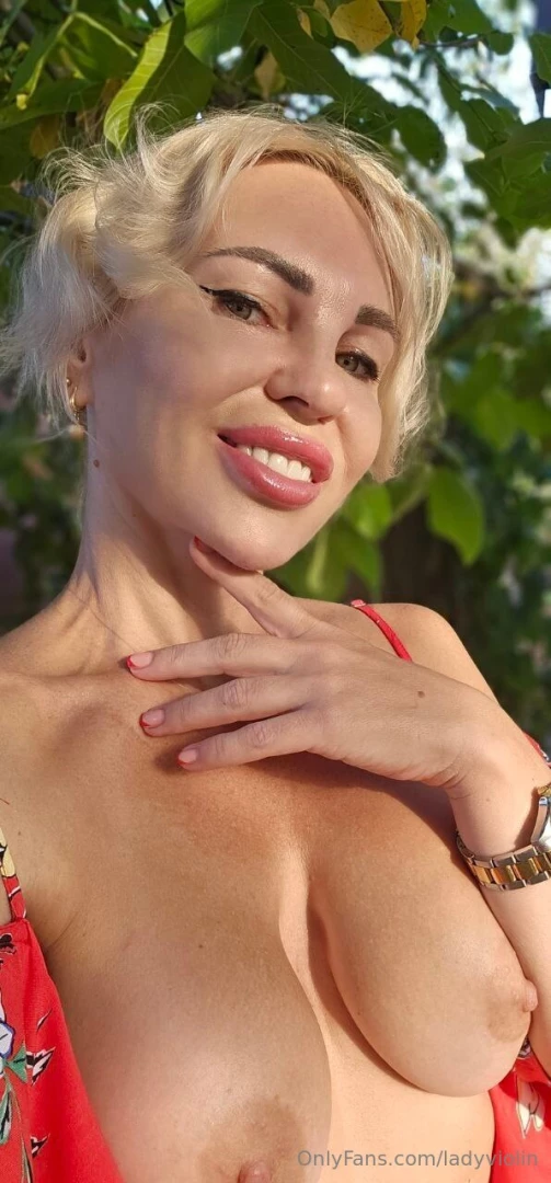 I still walk naked in my garden part 2 