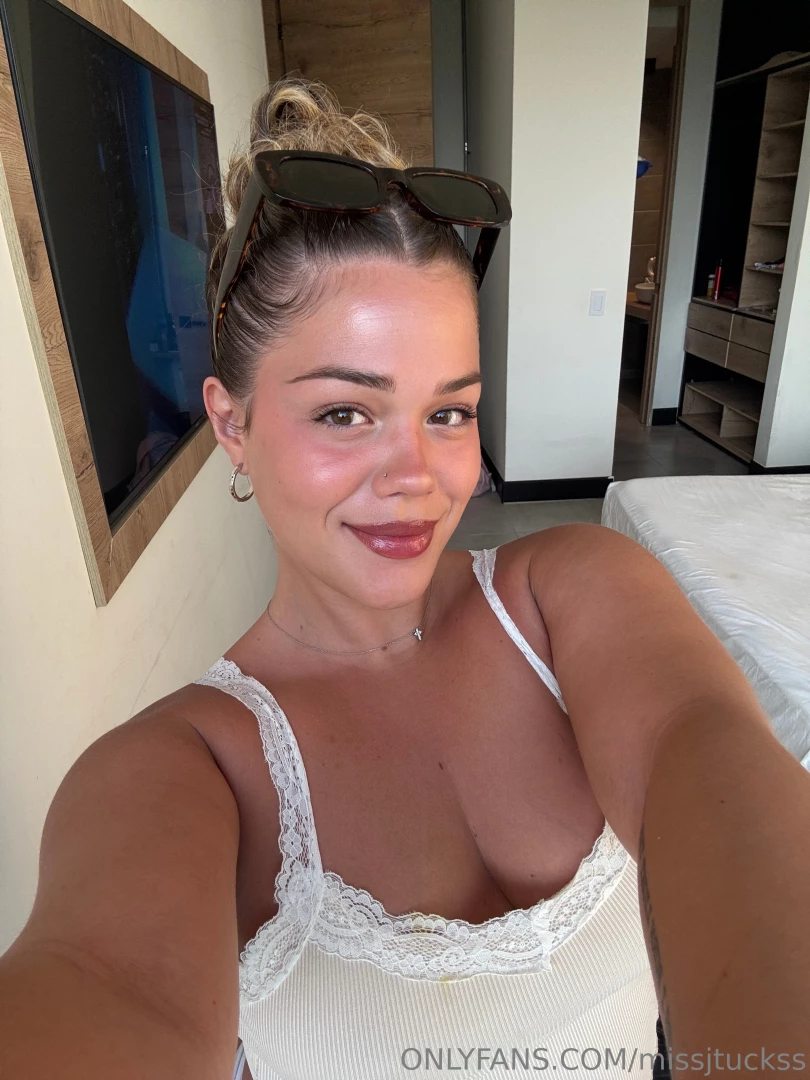 Am i just a pretty face 