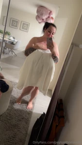 You almost can t even tell i have big titties under here right