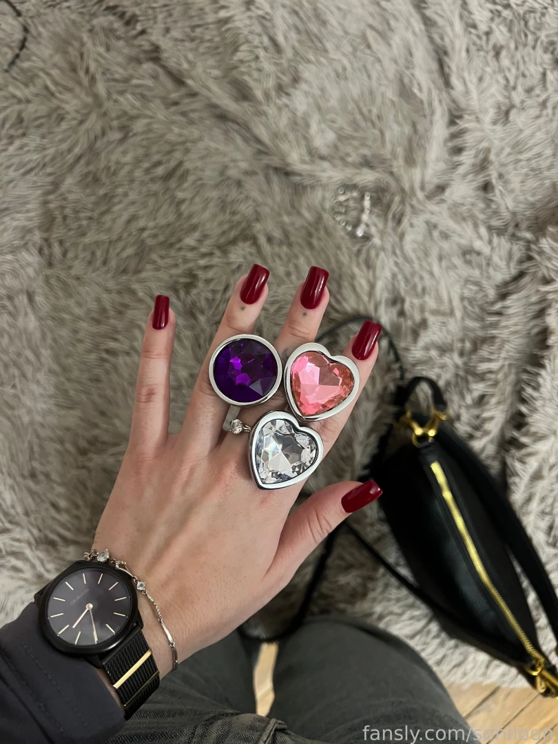 I m showing off new jewelry will we try it life nails plug analplug 