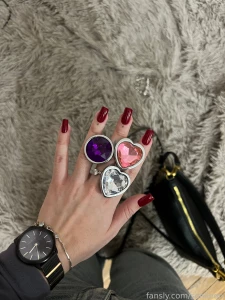 I m showing off new jewelry will we try it life nails plug analplug