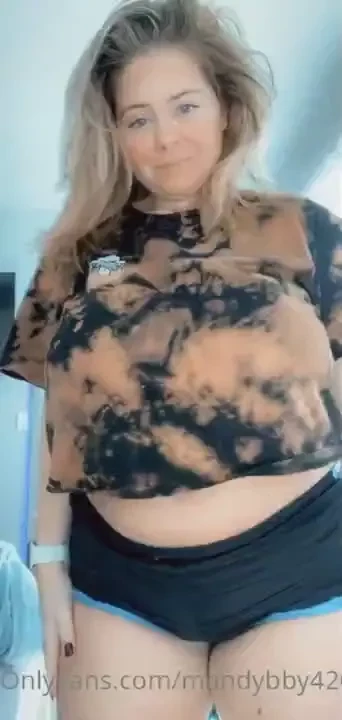 Messy hair and no bra 