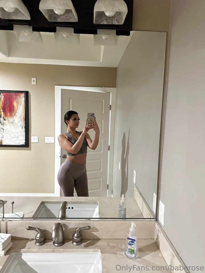 Here s a little post-workout selfie to make your day better did it 