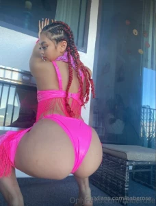 Do you enjoy looking at this hot body