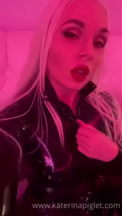 I know you like sexy selfie videos 