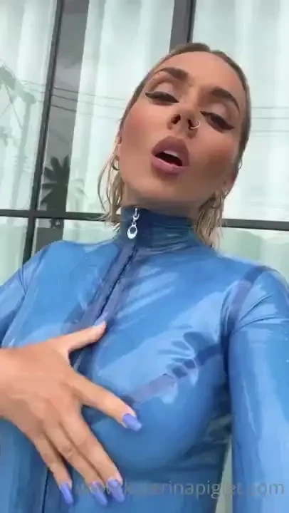 I m sure you want to be this slave who will bring me a towel 