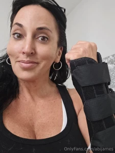 I m clumsy broke my wrist my biggest concern is masterbating can you