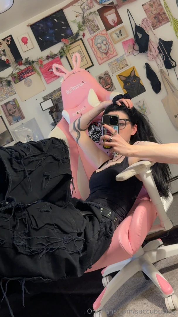 Decided to wear all black which isnt unusual lol who wants me 