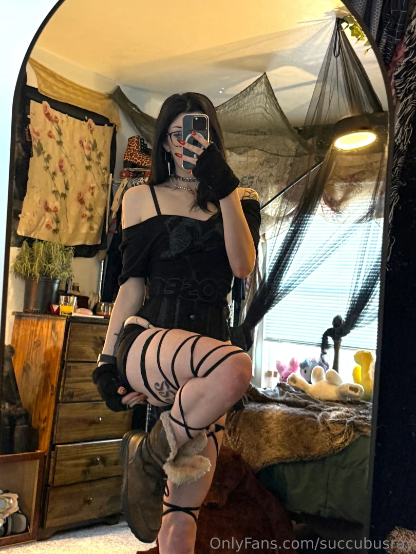 One leg up for the mirror both for you 