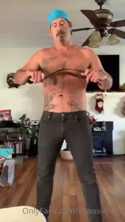 Come get naked with me right now boy 