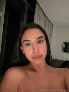 Lemme distract u