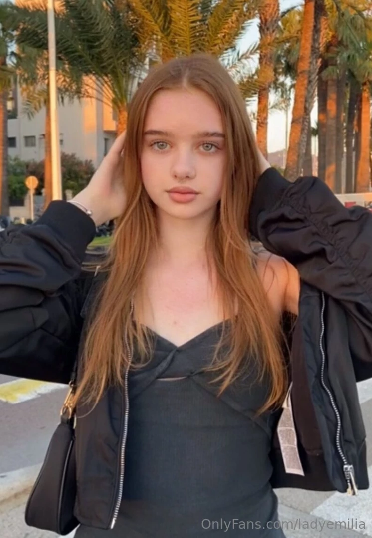 Only 18 kinky_alice this pretty girl kinky_alice likes to play with part 10 