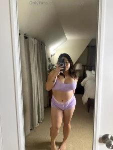 I m in the mood to tease and please dm me and let me drain your balls