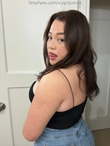 I wonder if you wanna see how good my tongue works