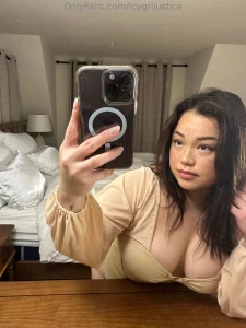 Quick mirror shot to spice you up a lil bit dm me and let s have some