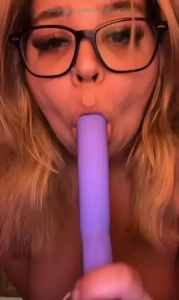 Xomaryjane16xx s plump and juicy features are guaranteed to keep your part 1