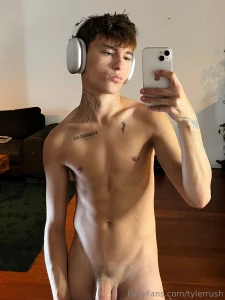 I ve found the kinkiest twink online bnnytwnk a sexy 19 year old part 1