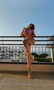 Desbloquea para verla sin estos emojis