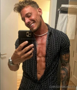 Do you like how i m dressed now