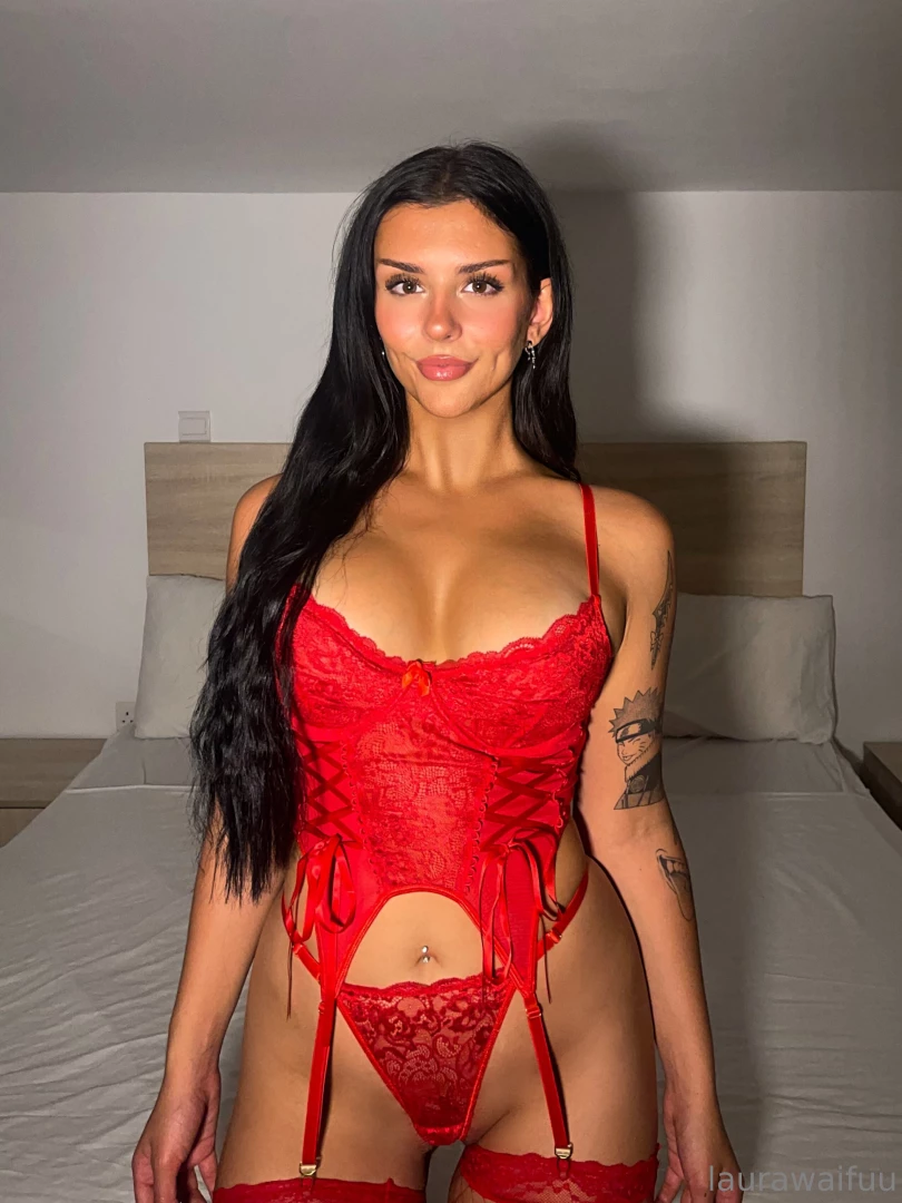 Red lingerie has my heart 