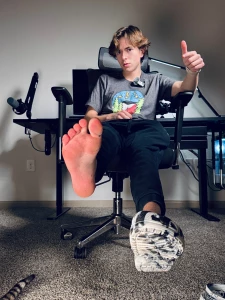 I d love to see you suck my boyfeet clean part 4