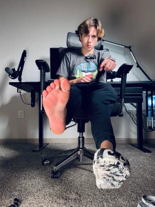 I d love to see you suck my boyfeet clean part 15