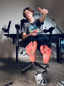 I d love to see you suck my boyfeet clean part 10