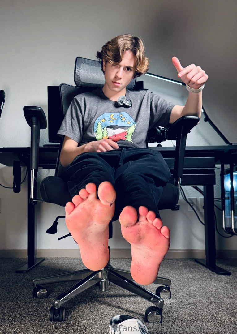 I d love to see you suck my boyfeet clean part 2 