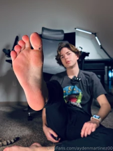 I d love to see you suck my boyfeet clean part 13