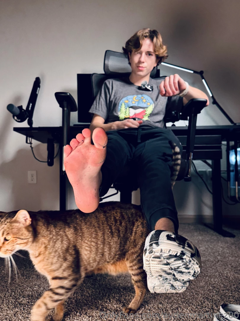 I d love to see you suck my boyfeet clean part 6 