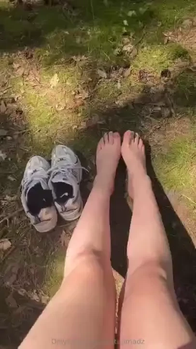 Leute das nennt sich grounding probiert das mal aus macht so viel spa 