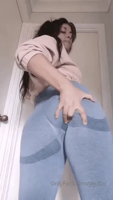 Could i still turn you on with my clothes on just a cheeky 4 min show 