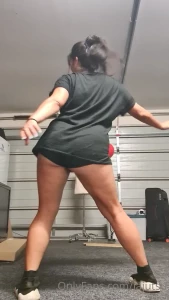 jajutsu - We love a procrastination booty shake to avoid my next set of 