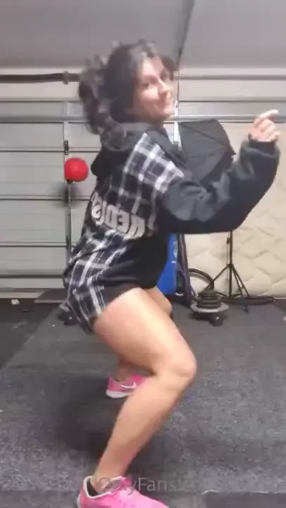 Just a dumb video while i make a poll for this month haha choose which 