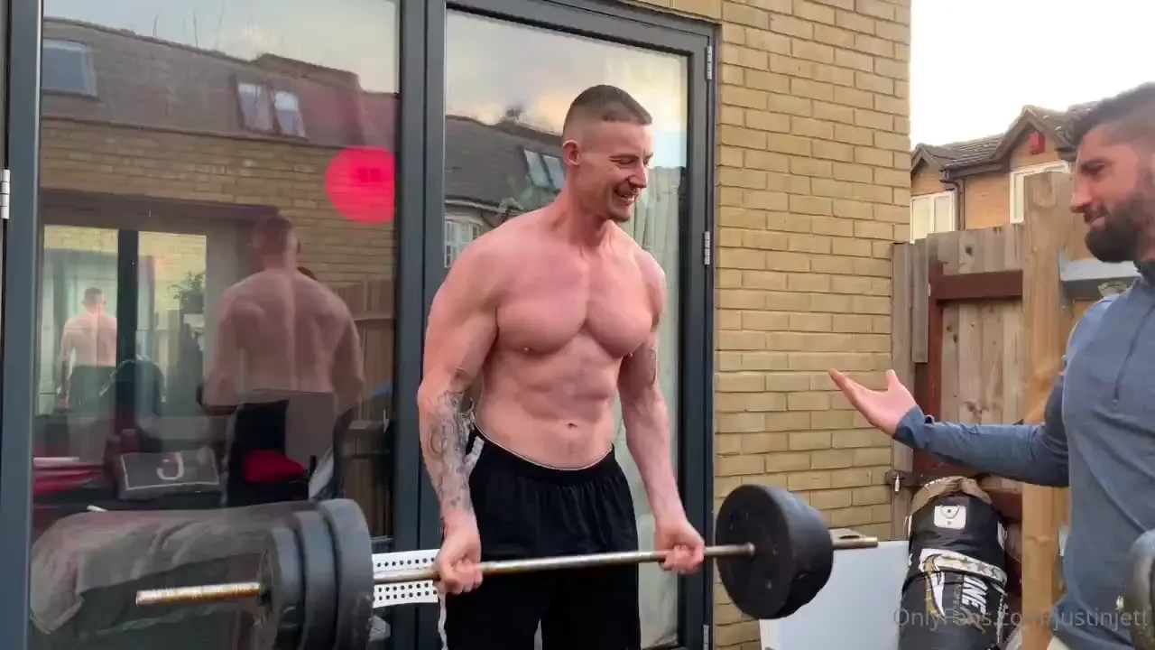 I was drooling staring at my straight mate hardtomxxx working out 