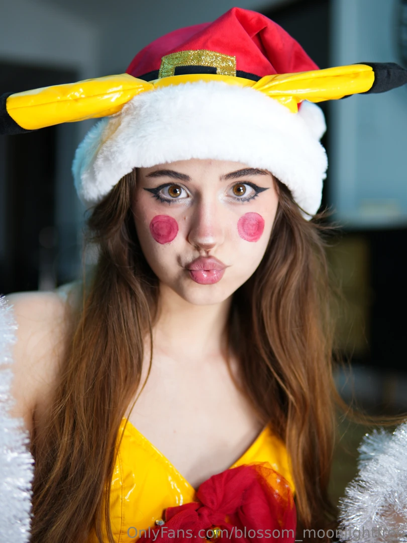 More of this coming for subs blossom_moonlight 