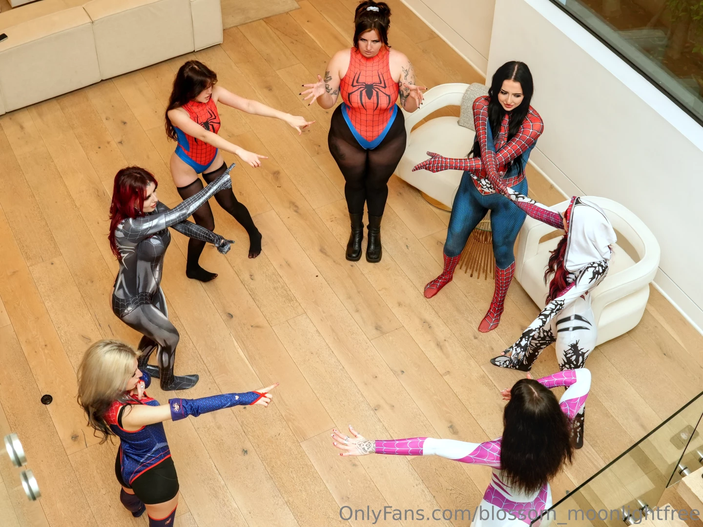 Bottom text yaminaamane nikkibitez sunnysunrayss charleygrayyy lems7 