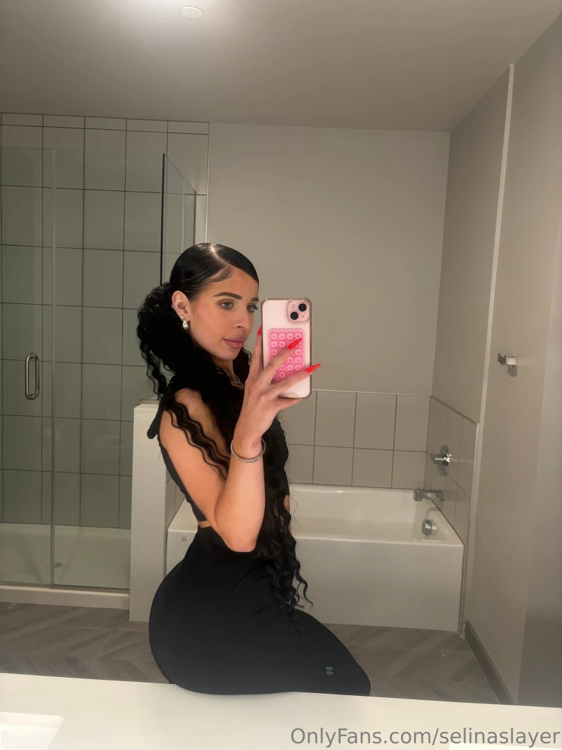 Does my ass look phat in this 