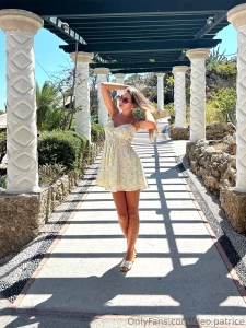 As a stylist i am sure you don t need 100 things to look chic what do